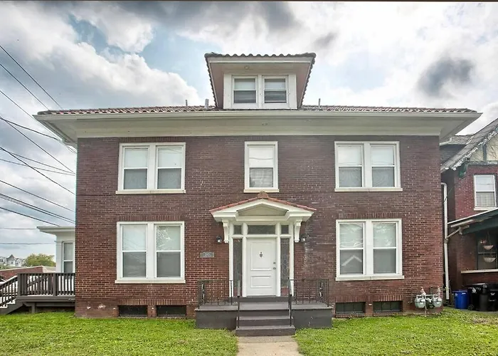 Suites On Seneca - Beautiful 1 Bedroom Apartment