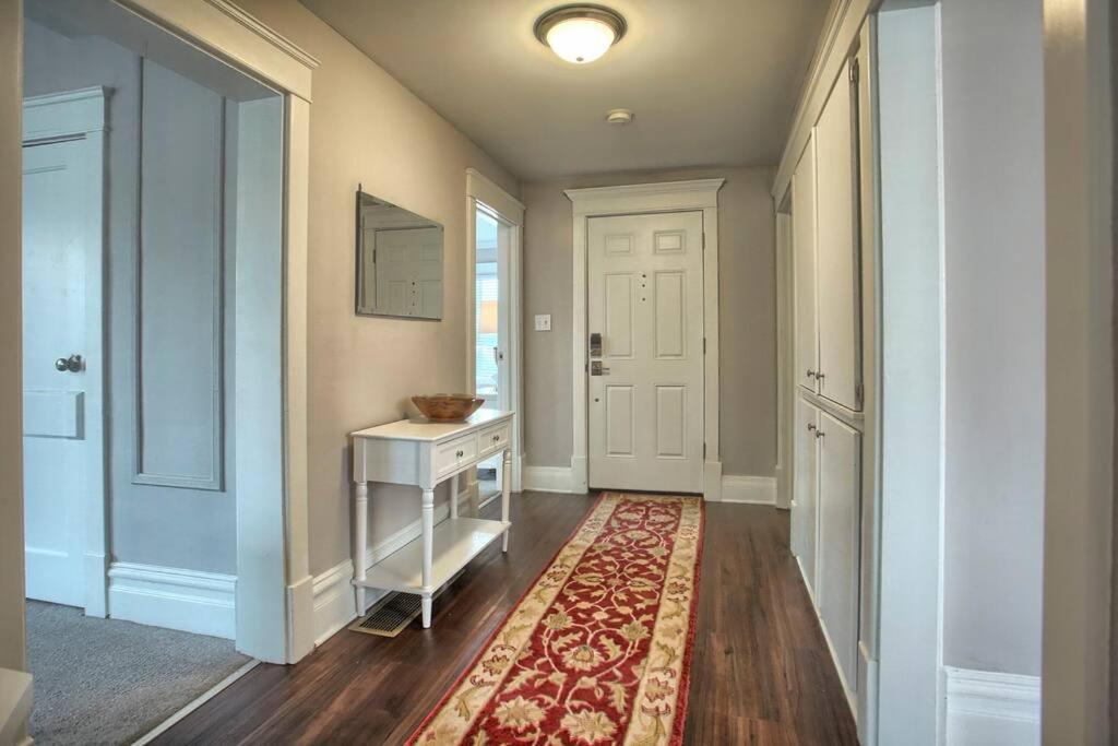 Apartment On Seneca - Beautiful 1 Bedroom