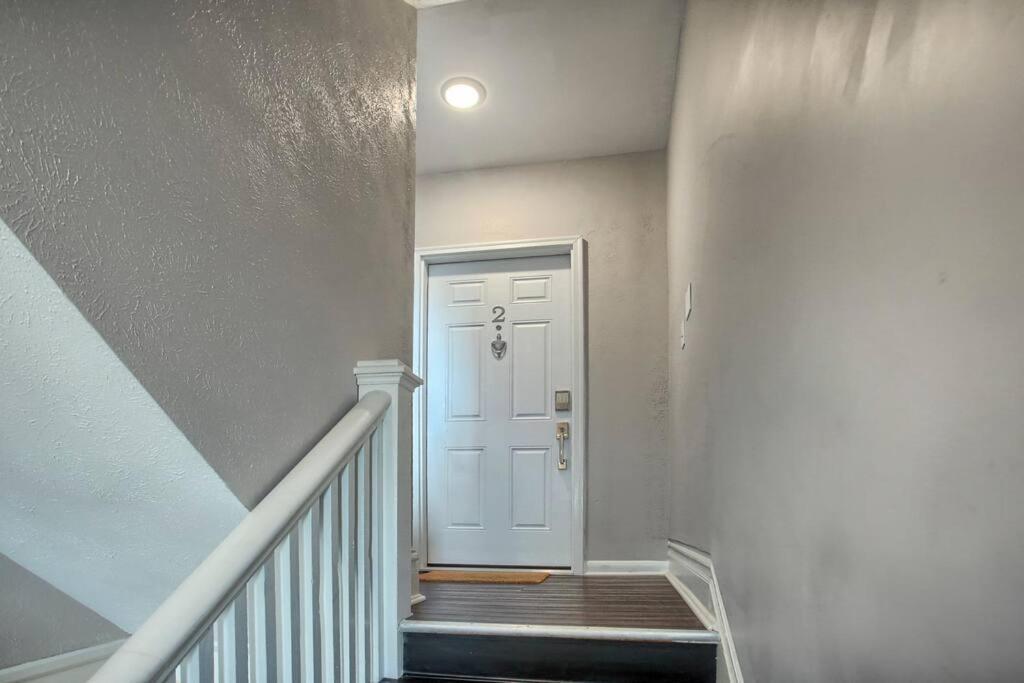 On Seneca - Beautiful 1 Bedroom Apartment